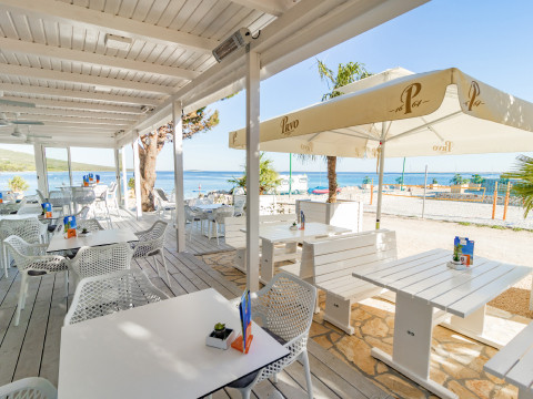 activities-beach-bar-flamingo