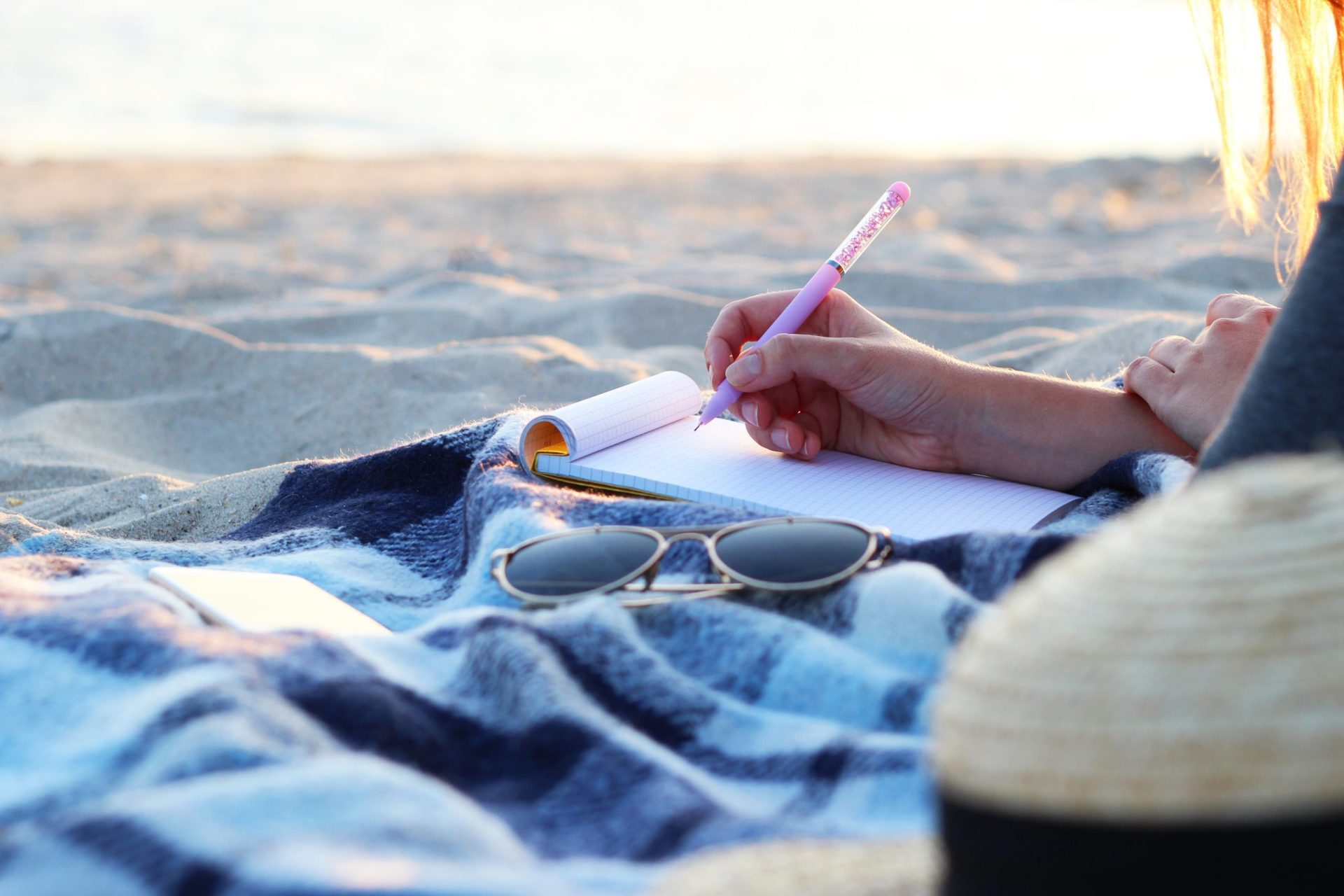 girlwithapapernotebookbytheseaworks-freelancing